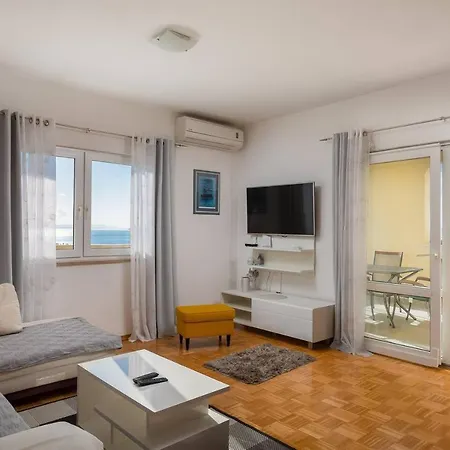 3 Bedroom Xxl Family Apartman Makarska